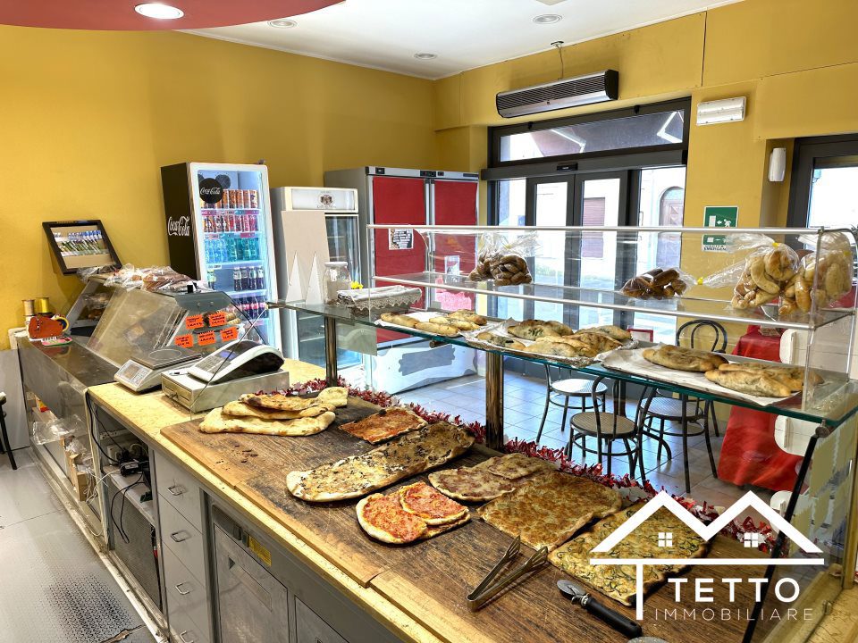 Locale commerciale in vendita a Forano