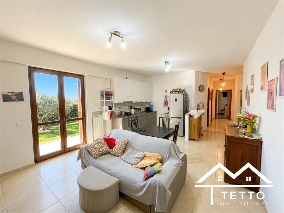 Trilocale in affitto a Forano