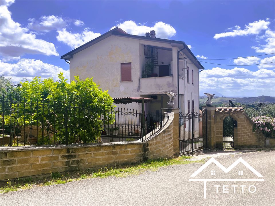 Casa indipendente in vendita, Forano gavignano
