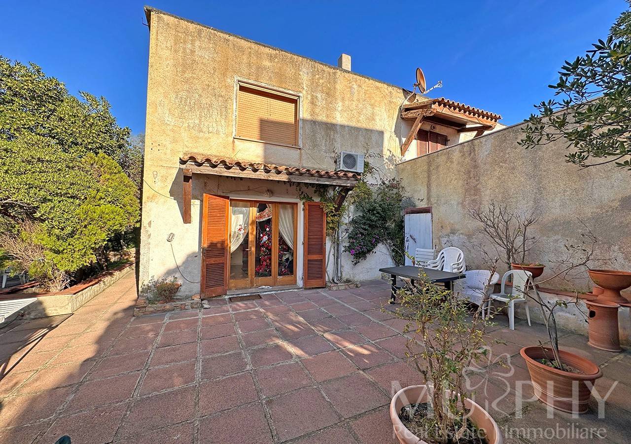 Casa semi-indipendente in vendita a La Maddalena, Mongiardino