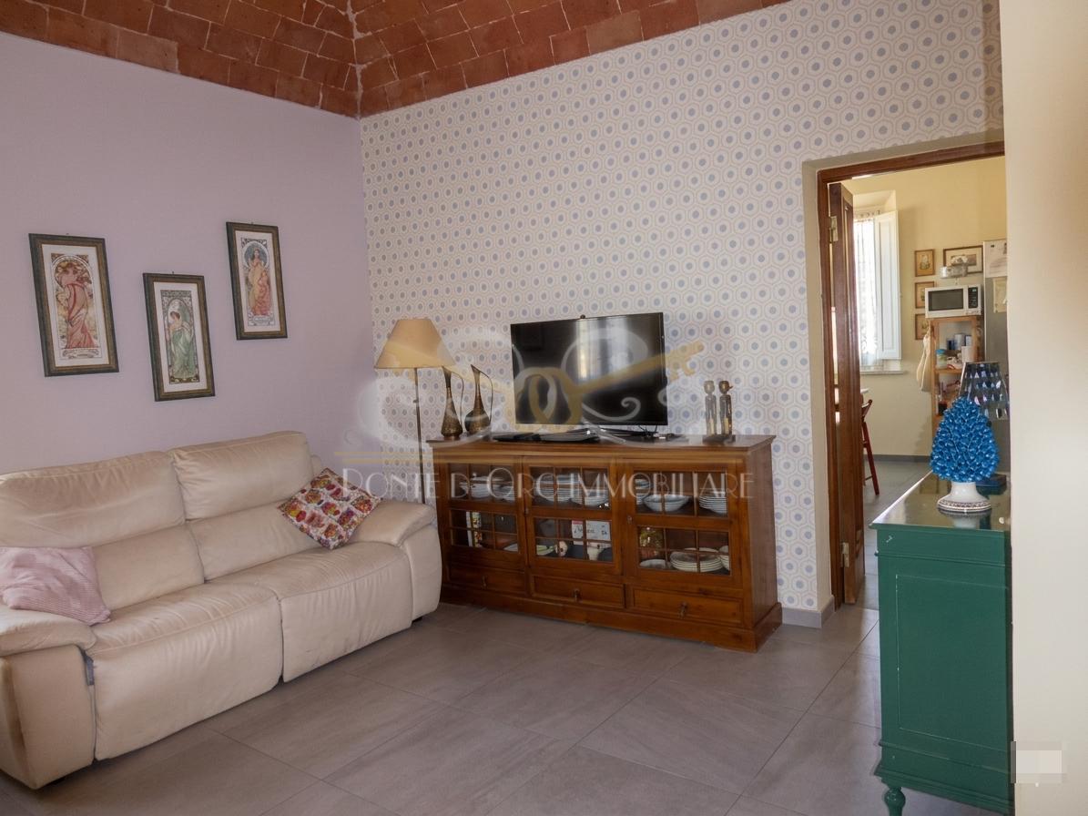 Appartamento con terrazzo a Cascina