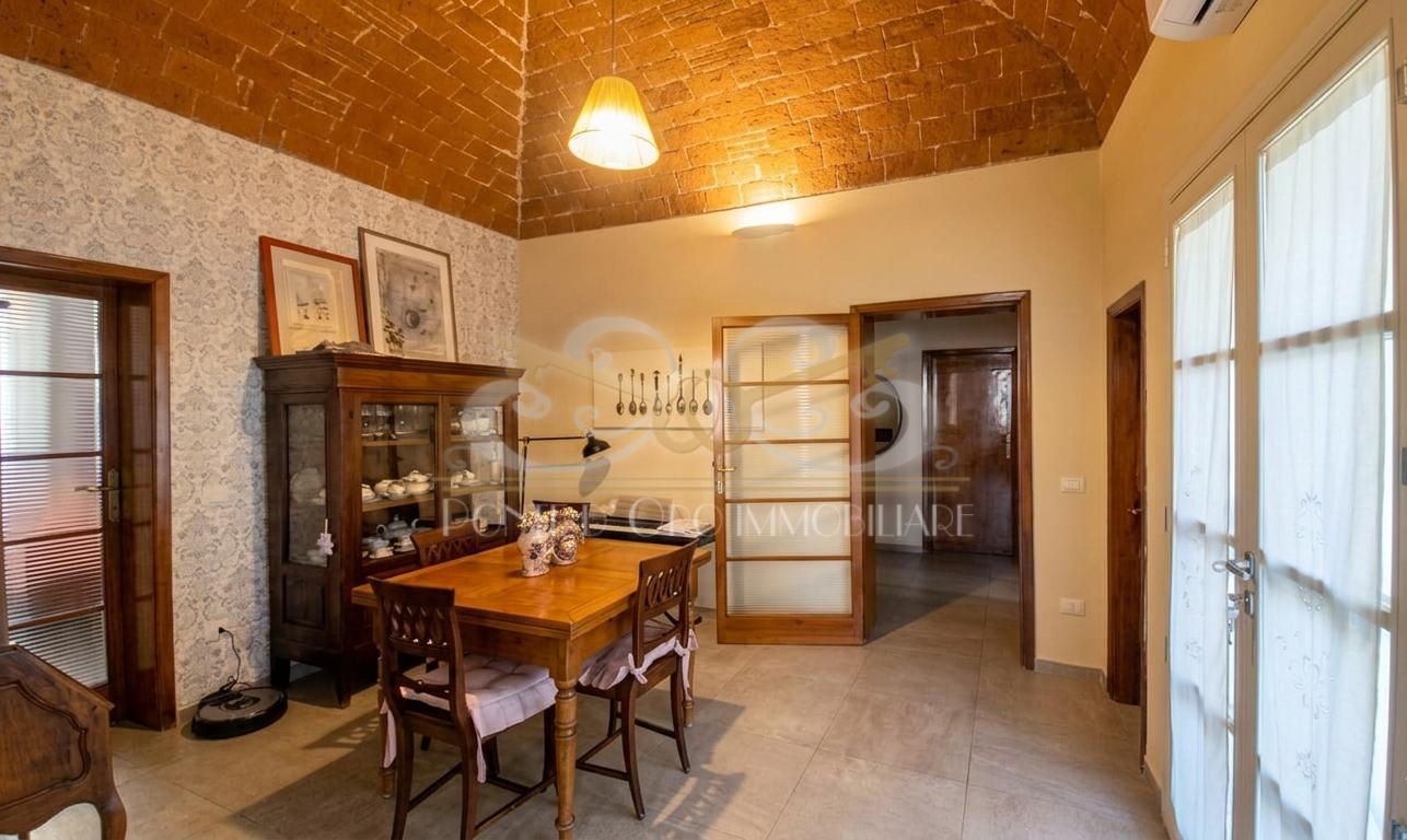 Appartamento con terrazzo a Cascina