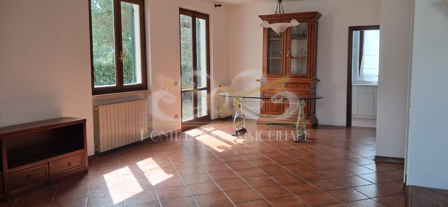 Villa Bifamiliare con giardino, Vecchiano migliarino