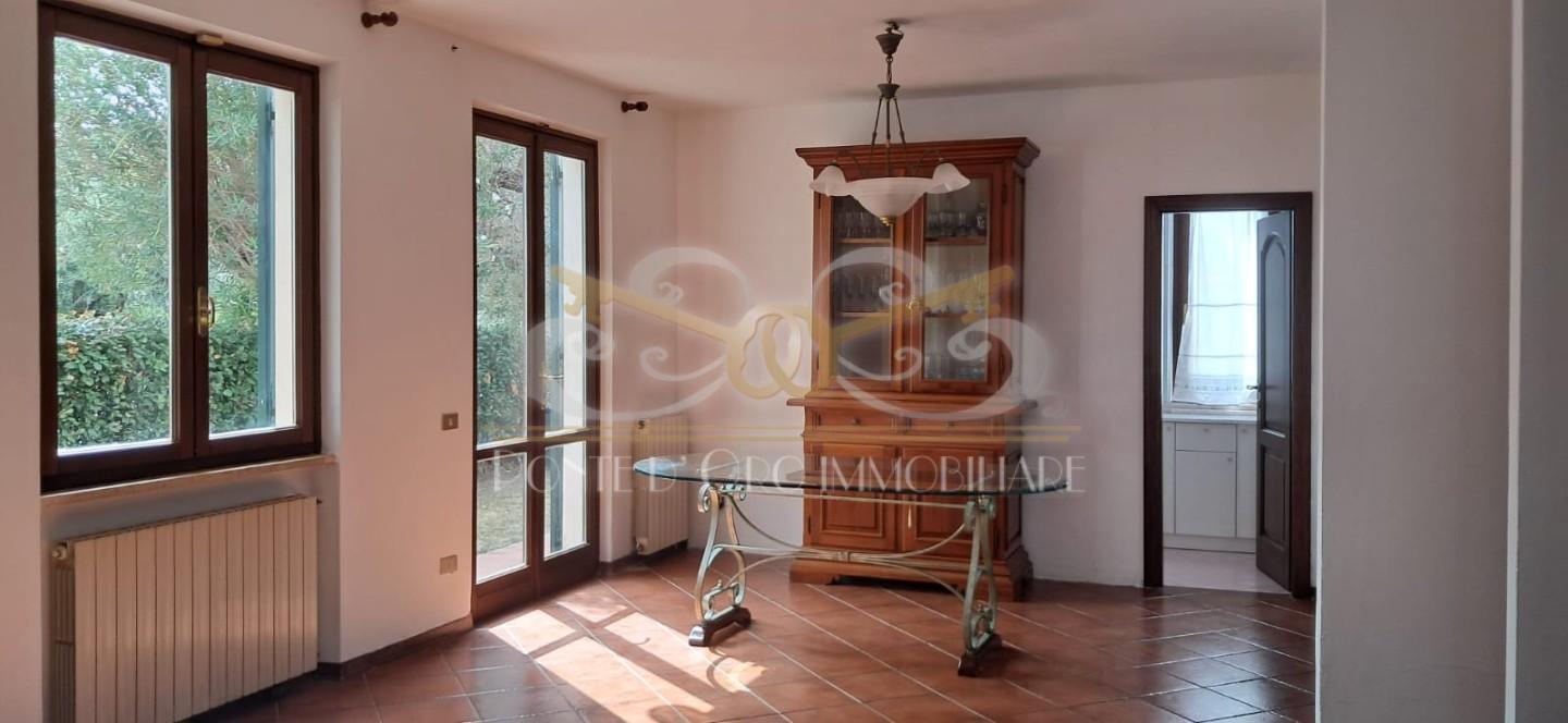 Villa Bifamiliare con giardino, Vecchiano migliarino