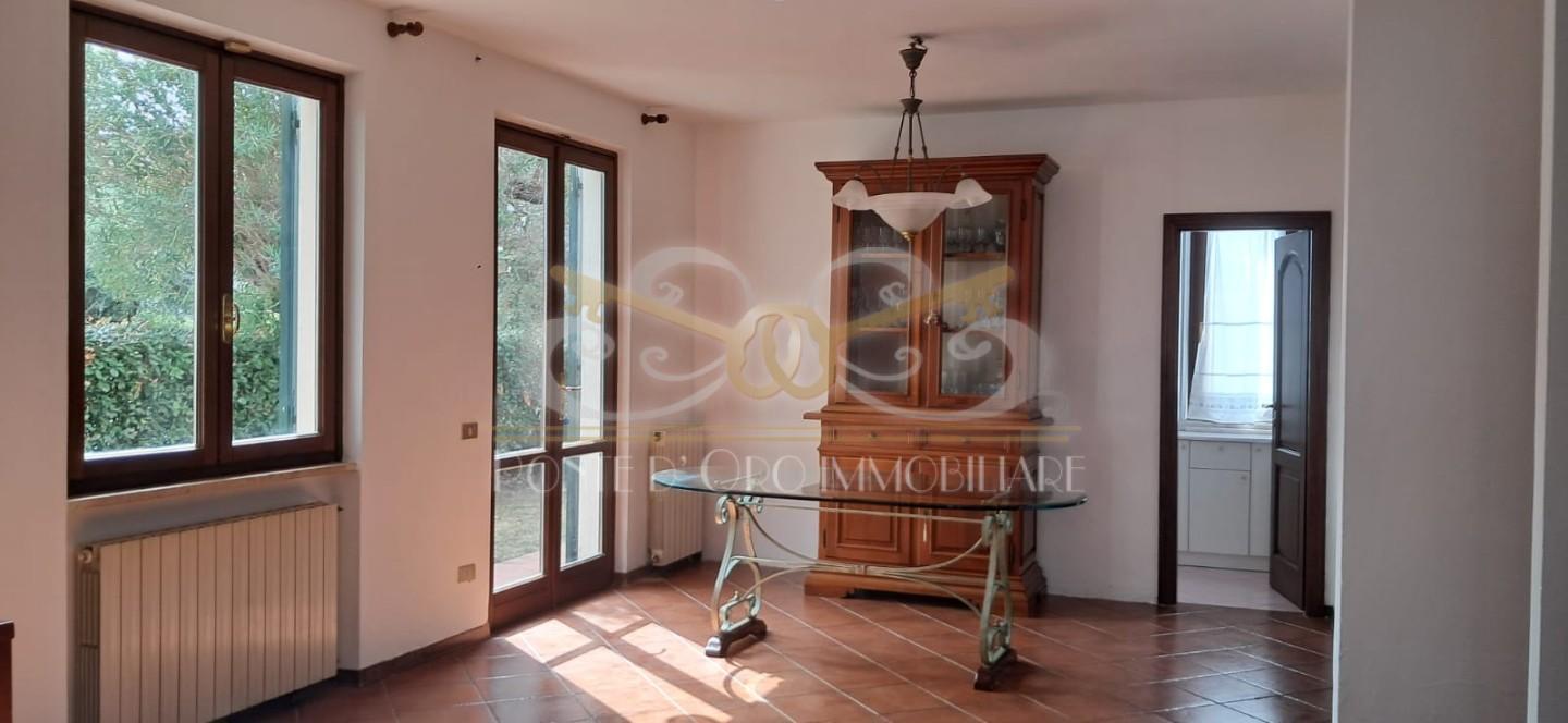 Villa Bifamiliare con giardino, Vecchiano migliarino