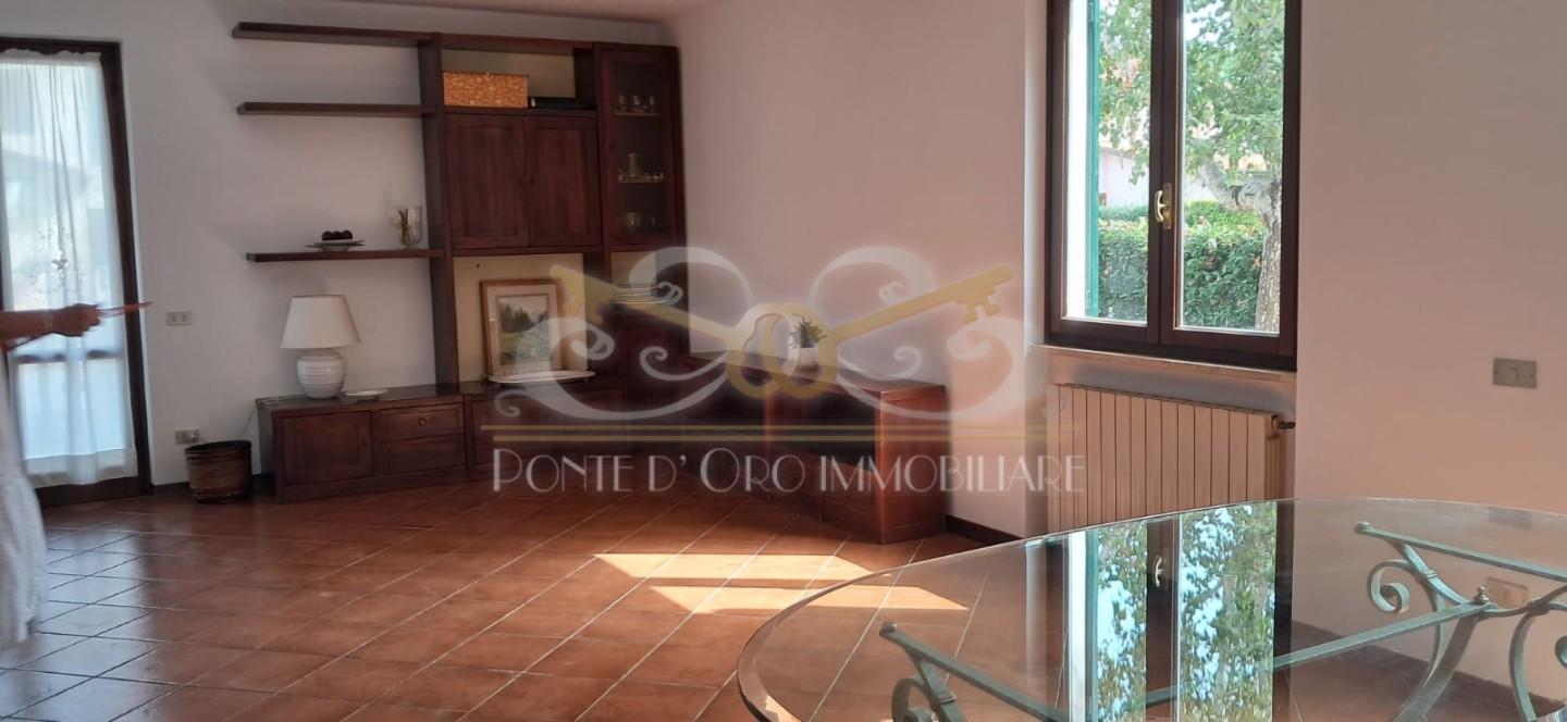 Villa Bifamiliare con giardino, Vecchiano migliarino