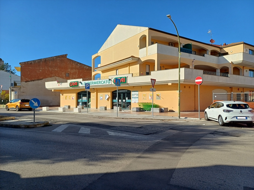 Trilocale con box in via santa rughe n. 6, Usini