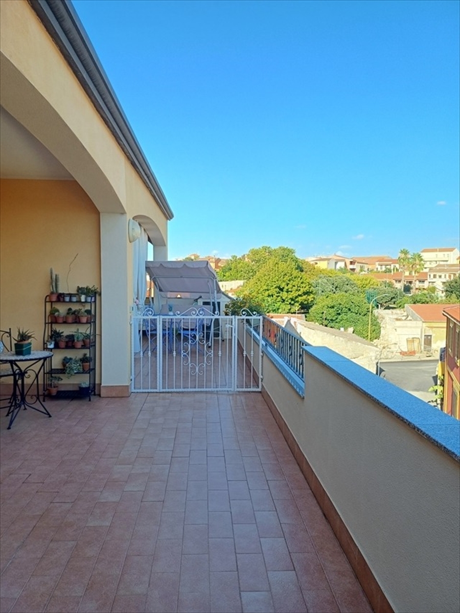 Trilocale con box in via santa rughe n. 6, Usini