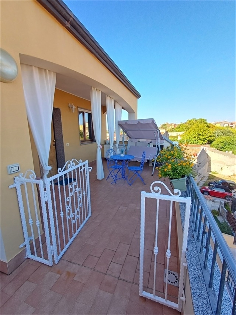 Trilocale con box in via santa rughe n. 6, Usini