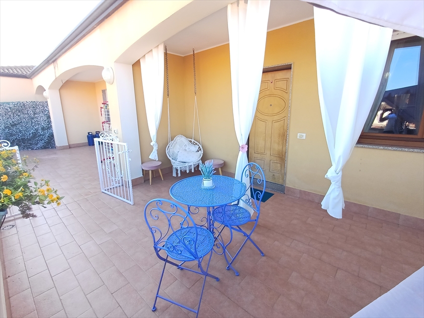 Trilocale con box in via santa rughe n. 6, Usini