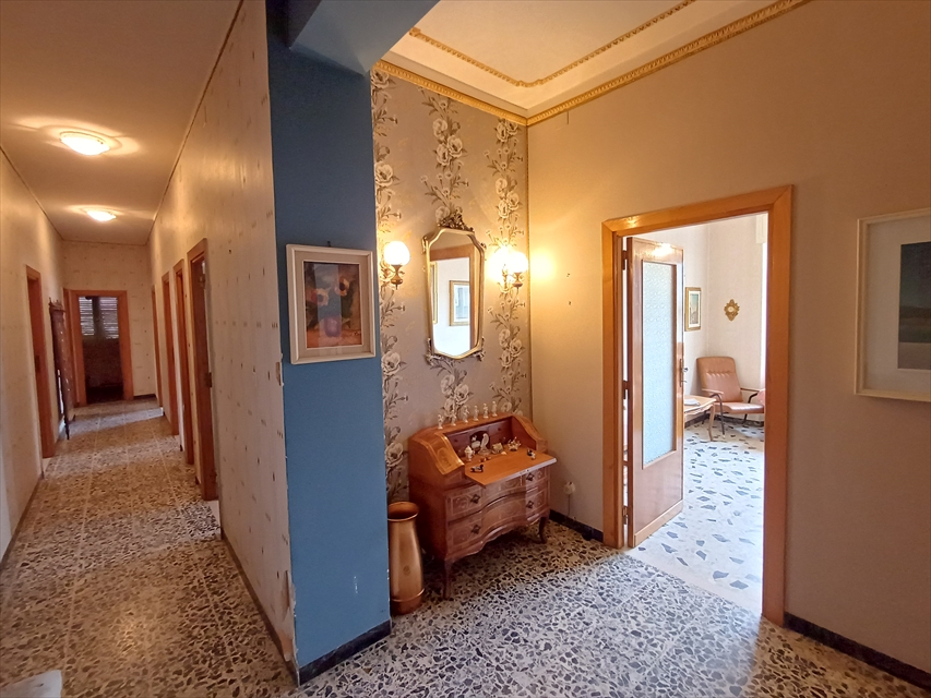 Quadrilocale in vendita in viale caprera n. 1, Sassari