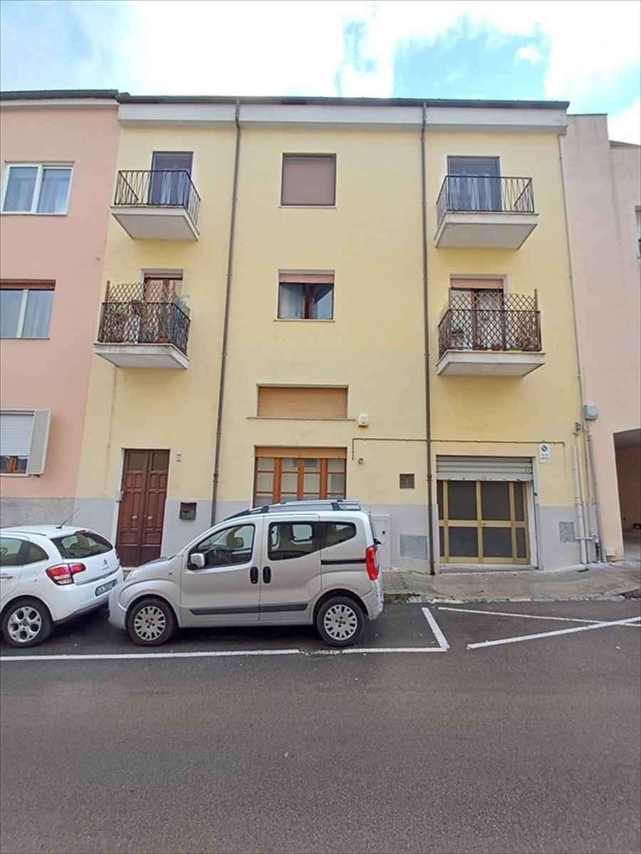 Quadrilocale con giardino in via monsignor marongiu del rio n. 69, Sassari