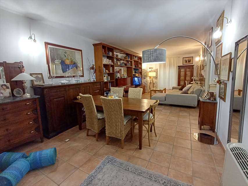 Quadrilocale con giardino in via monsignor marongiu del rio n. 69, Sassari