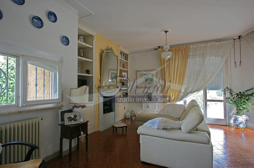 Villa Bifamiliare con giardino a Collesalvetti