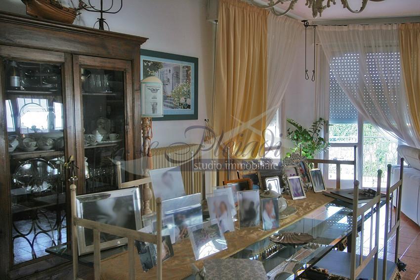 Villa Bifamiliare con giardino a Collesalvetti