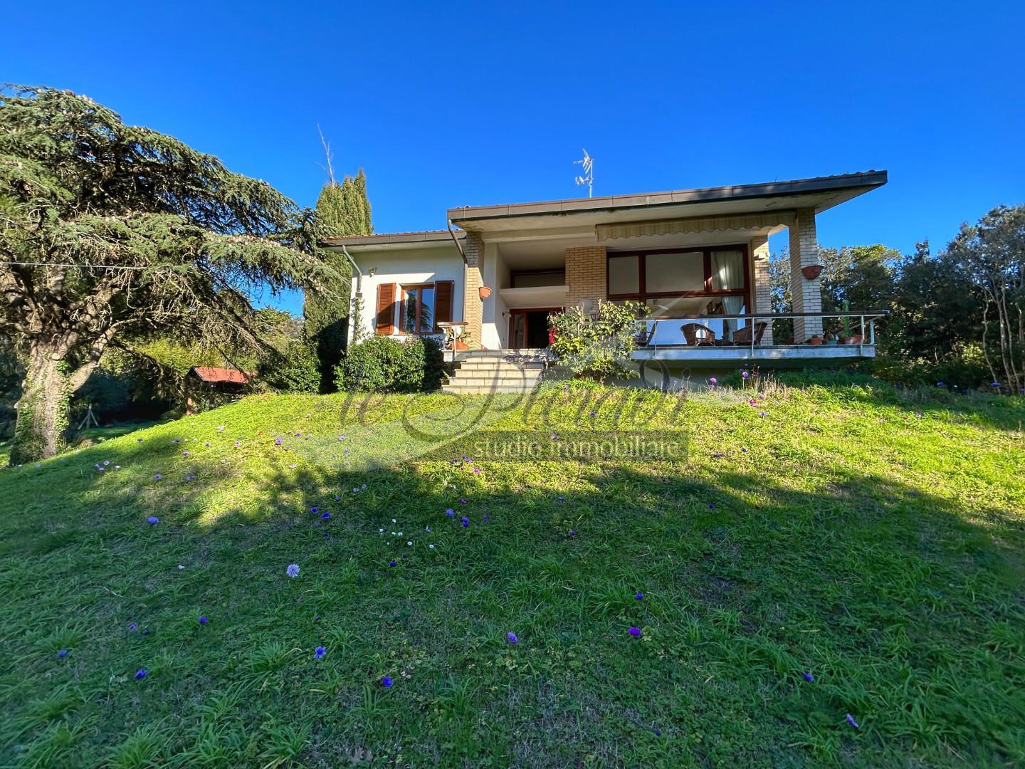 Villa con giardino, Livorno valle benedetta