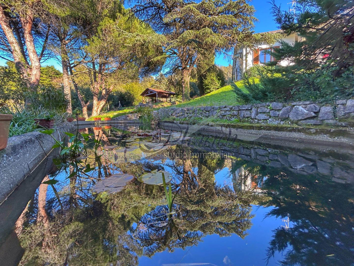 Villa con giardino, Livorno valle benedetta