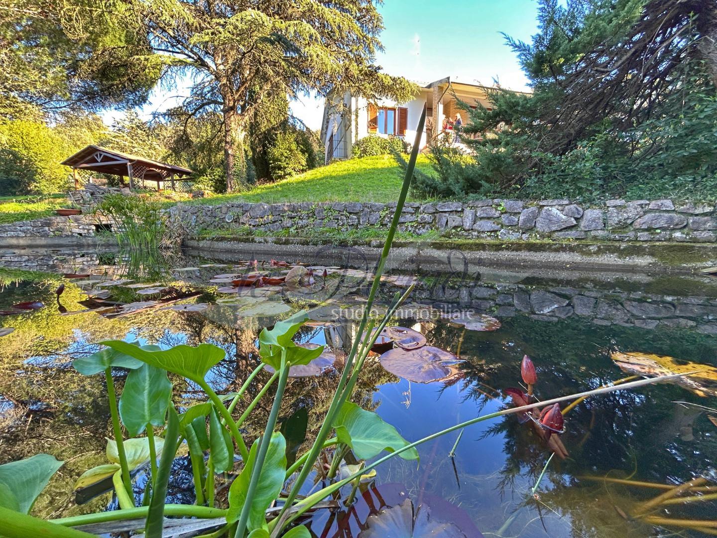 Villa con giardino, Livorno valle benedetta