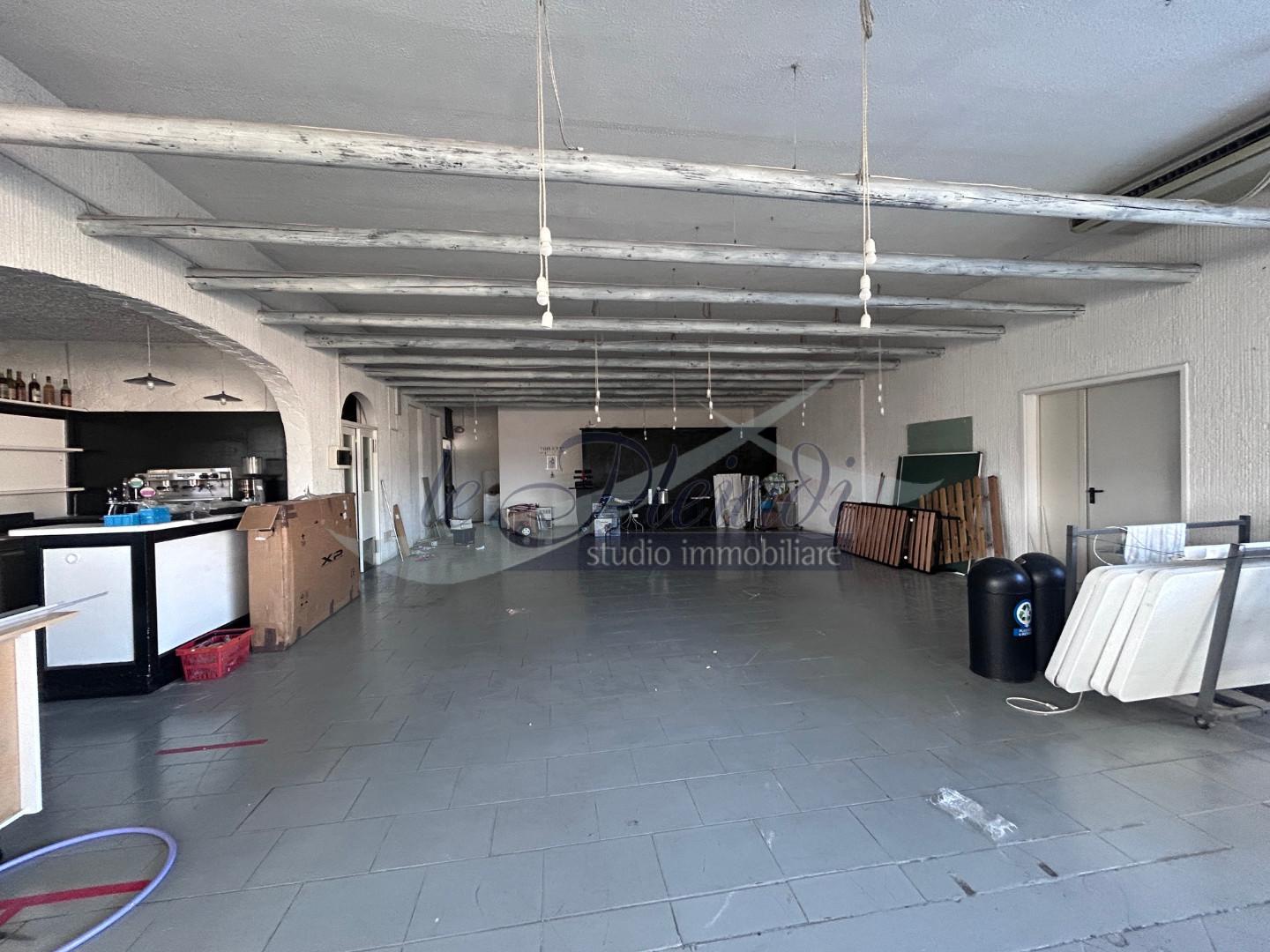 Locale commerciale in vendita a Campo nell'Elba