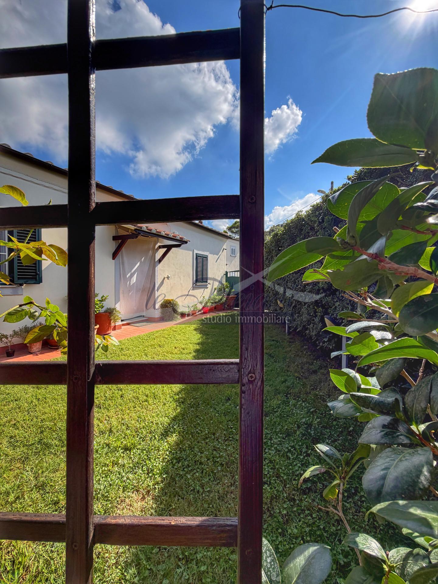 Casa indipendente con giardino, Livorno castellaccio