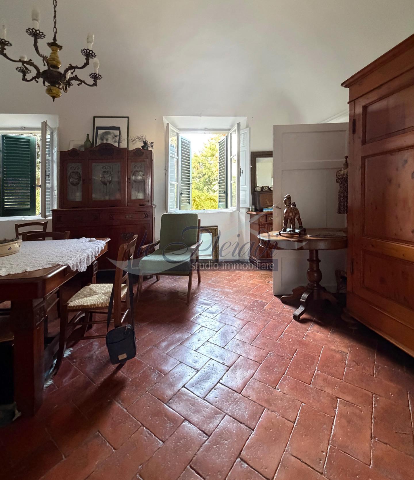 Quadrilocale con terrazzo a Lajatico