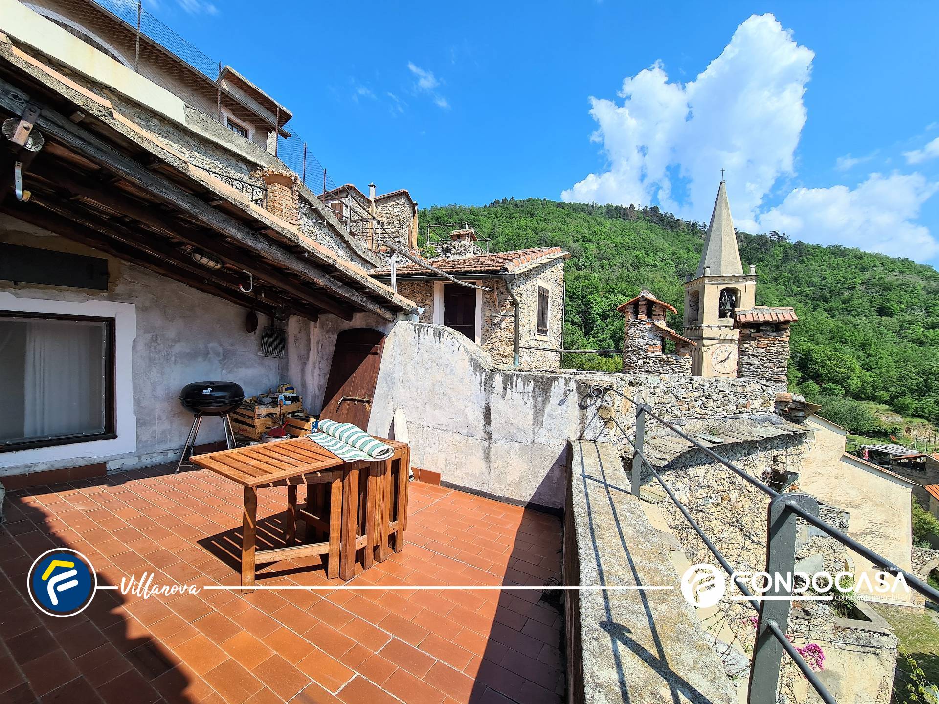 Appartamento con terrazzo a Castelvecchio di Rocca Barbena