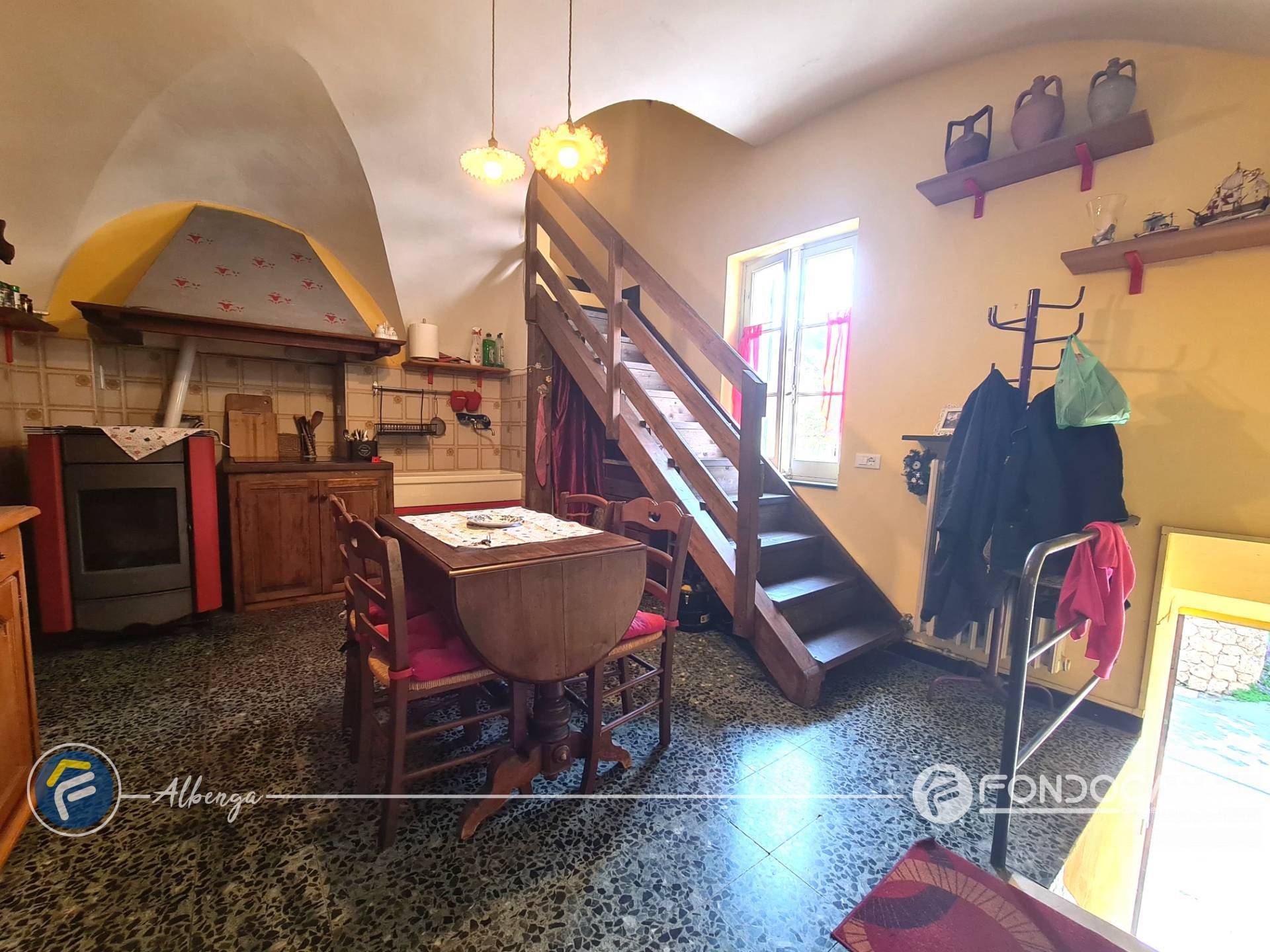 Casa semindipendente in vendita a Cisano sul Neva