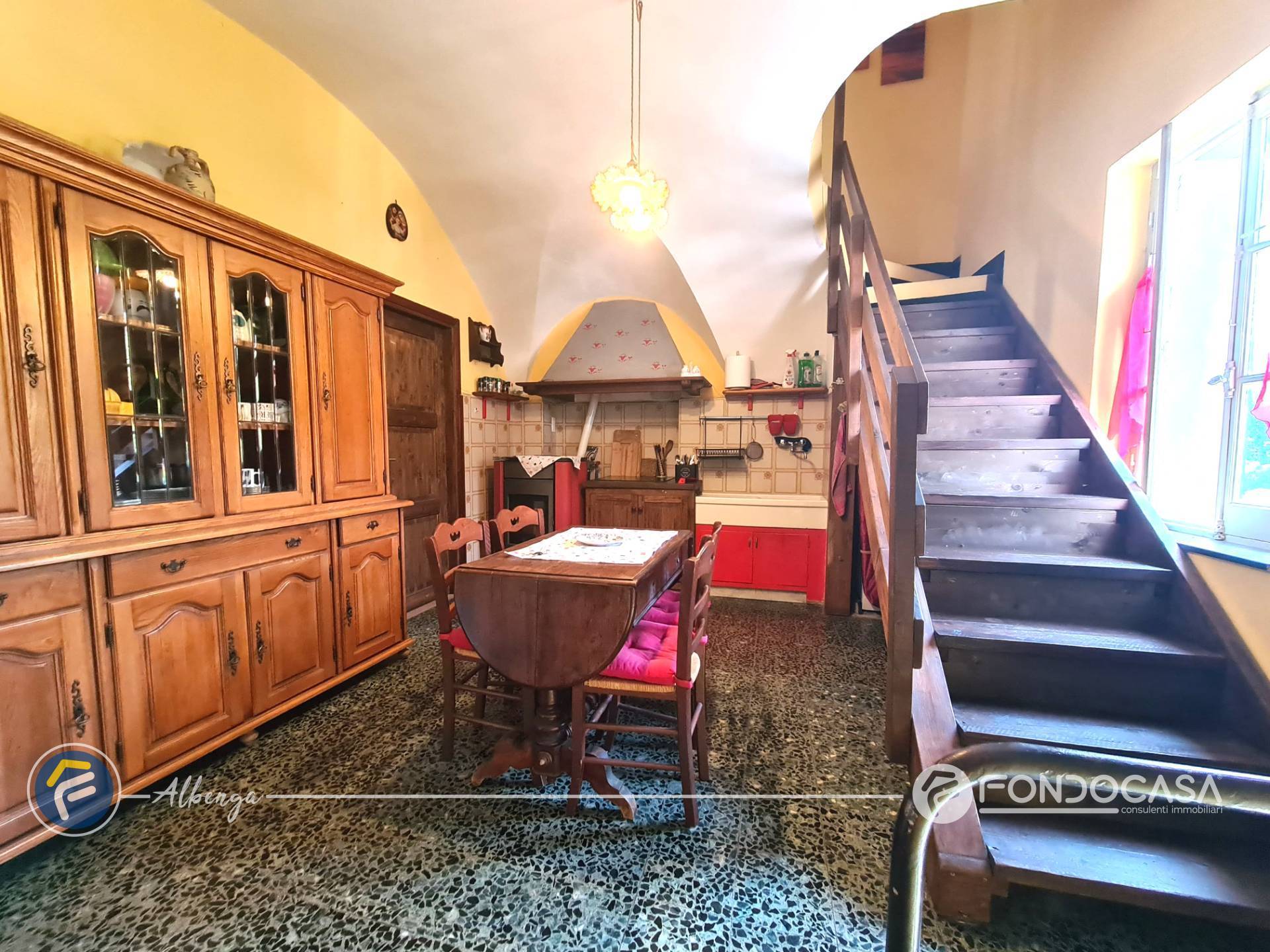 Casa semindipendente in vendita a Cisano sul Neva