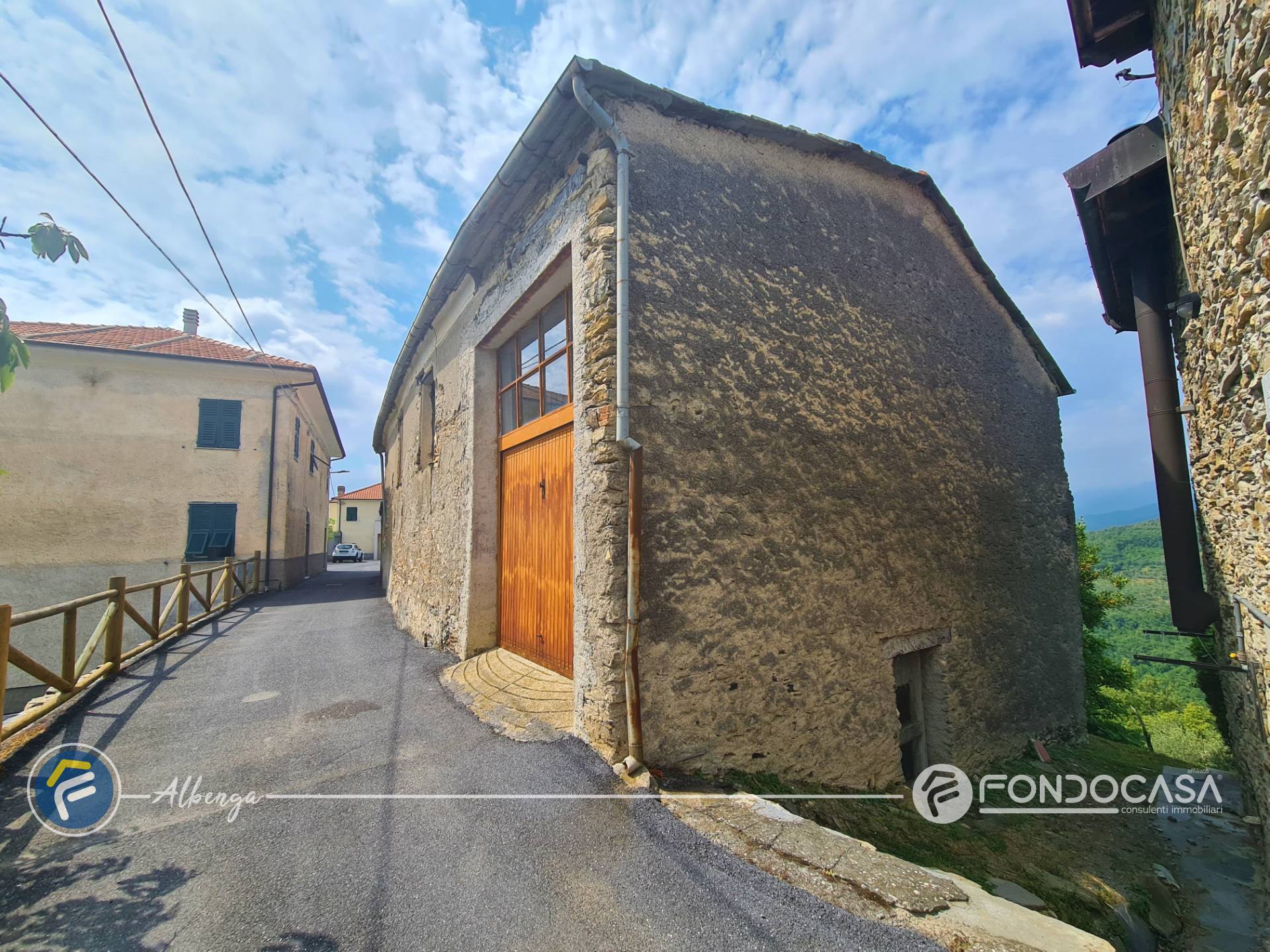 Casale di campagna in vendita a Onzo