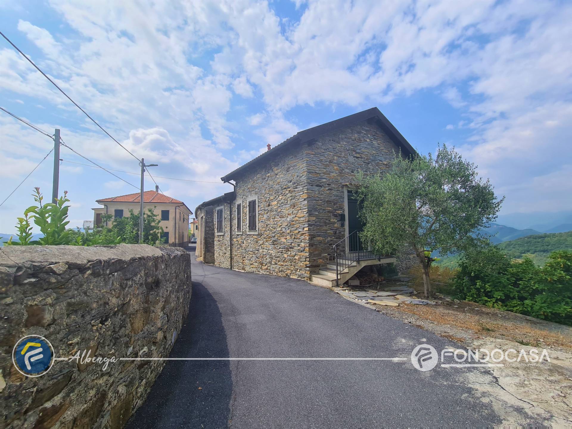 Casale di campagna in vendita a Onzo