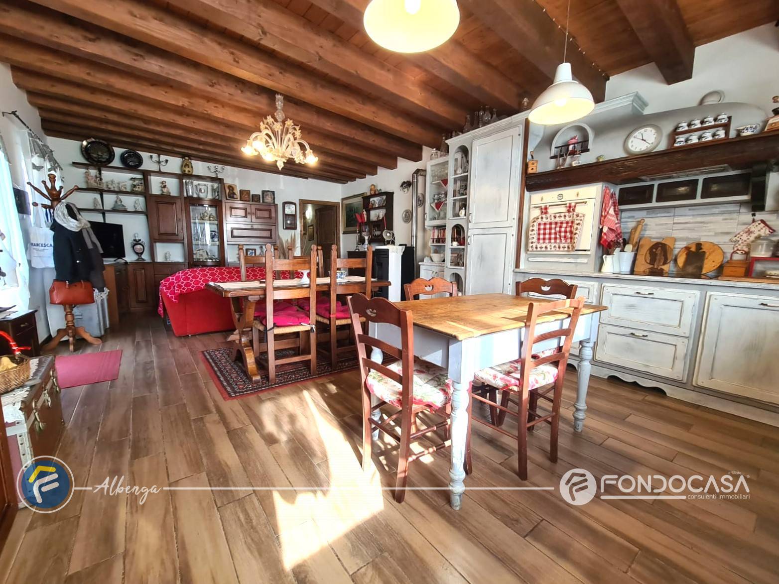 Villa in vendita a Cisano sul Neva