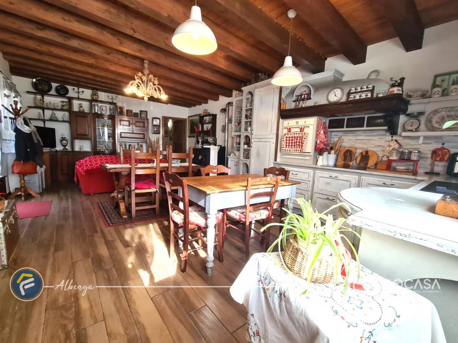 Villa in vendita a Cisano sul Neva