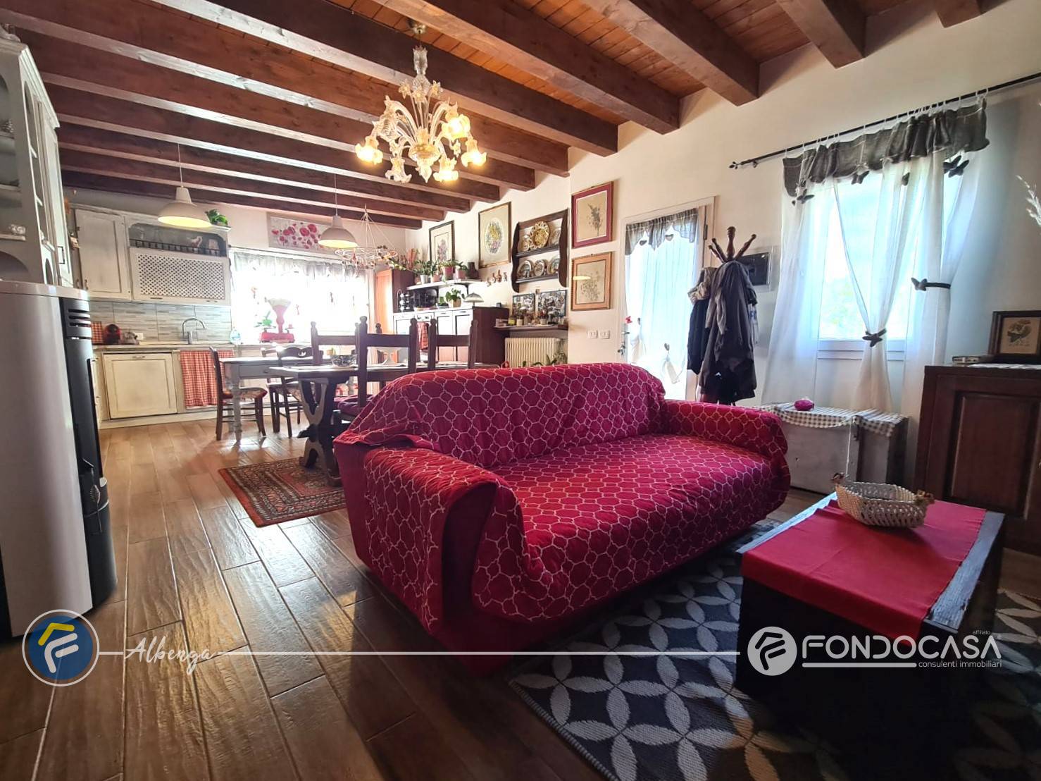 Villa in vendita a Cisano sul Neva