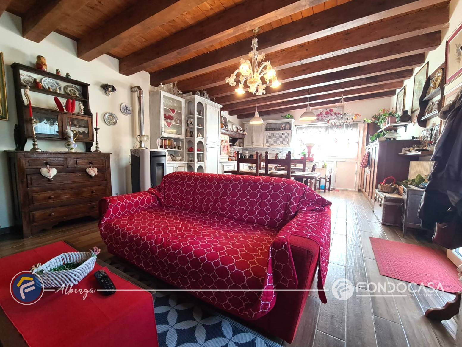 Villa in vendita a Cisano sul Neva