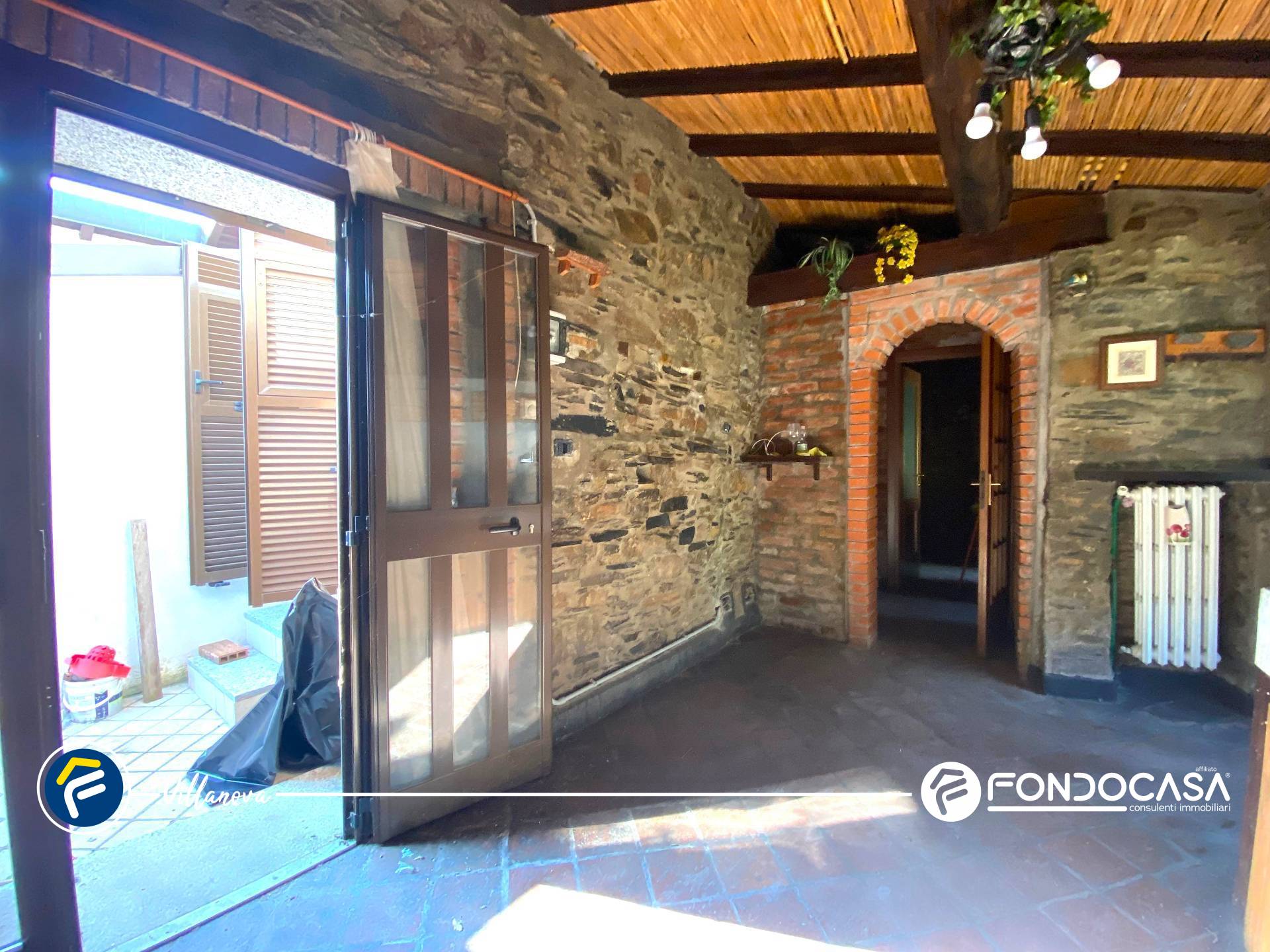 Abitazioni tipiche storiche in vendita a Onzo