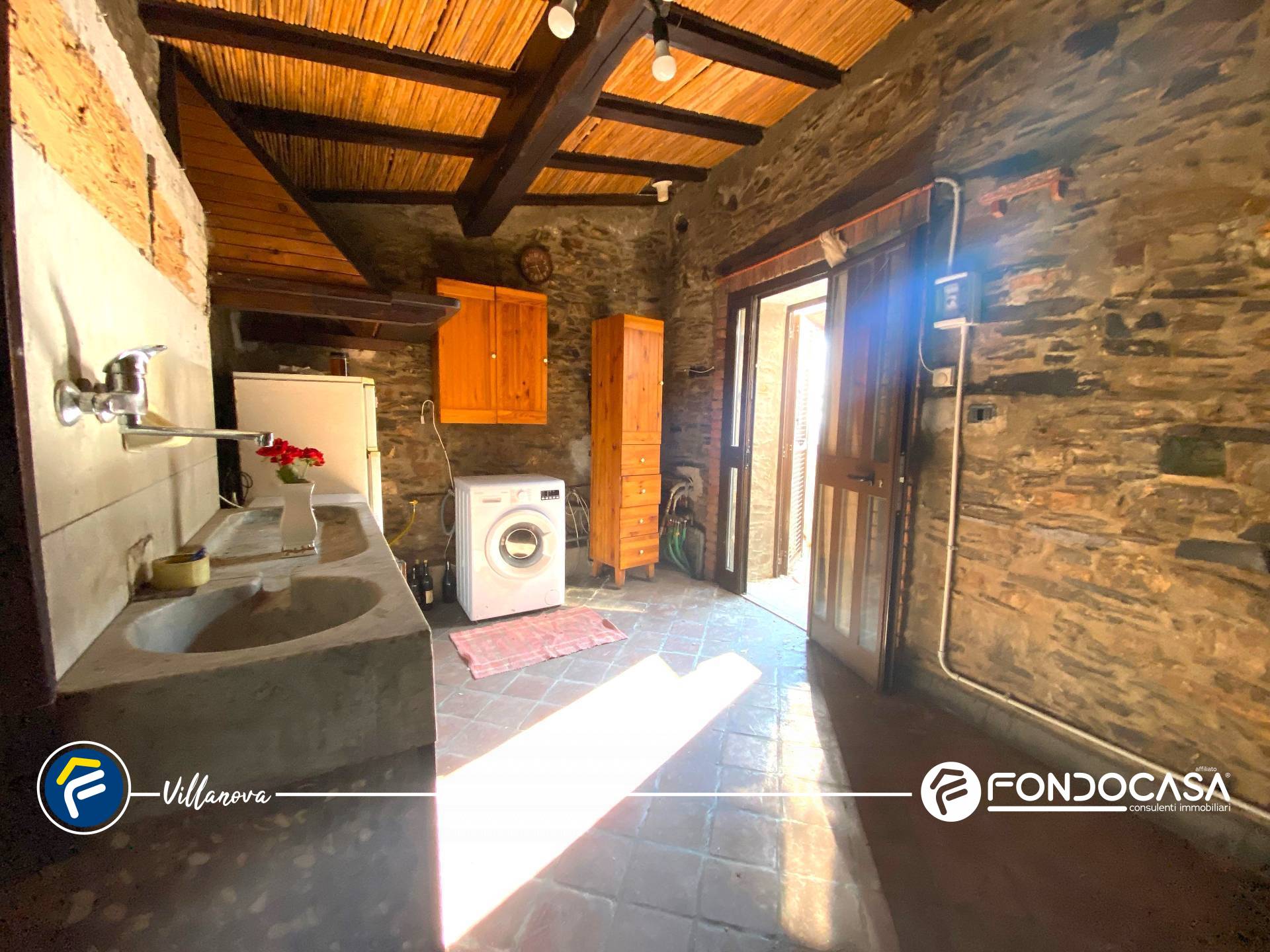 Abitazioni tipiche storiche in vendita a Onzo