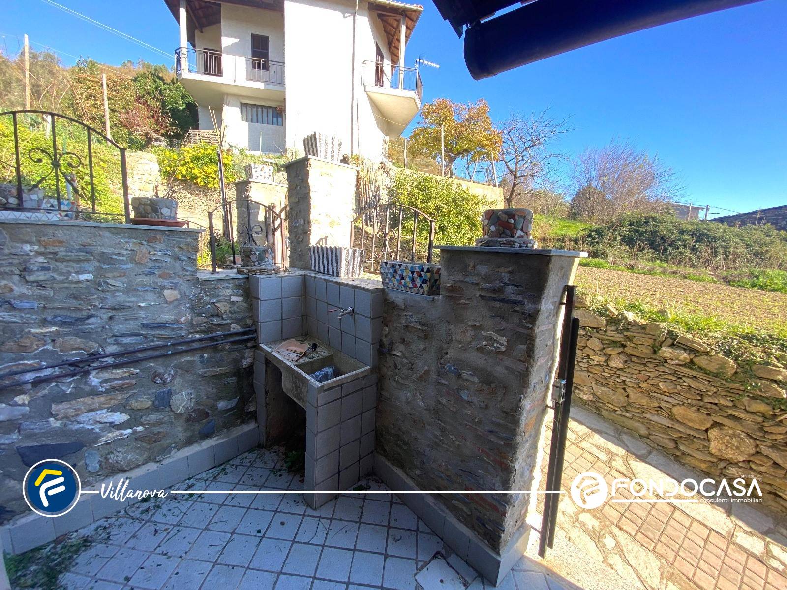 Abitazioni tipiche storiche in vendita a Onzo