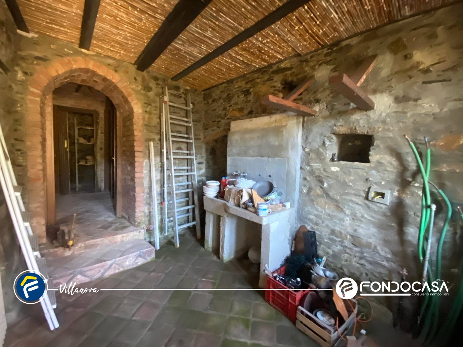 Abitazioni tipiche storiche in vendita a Onzo