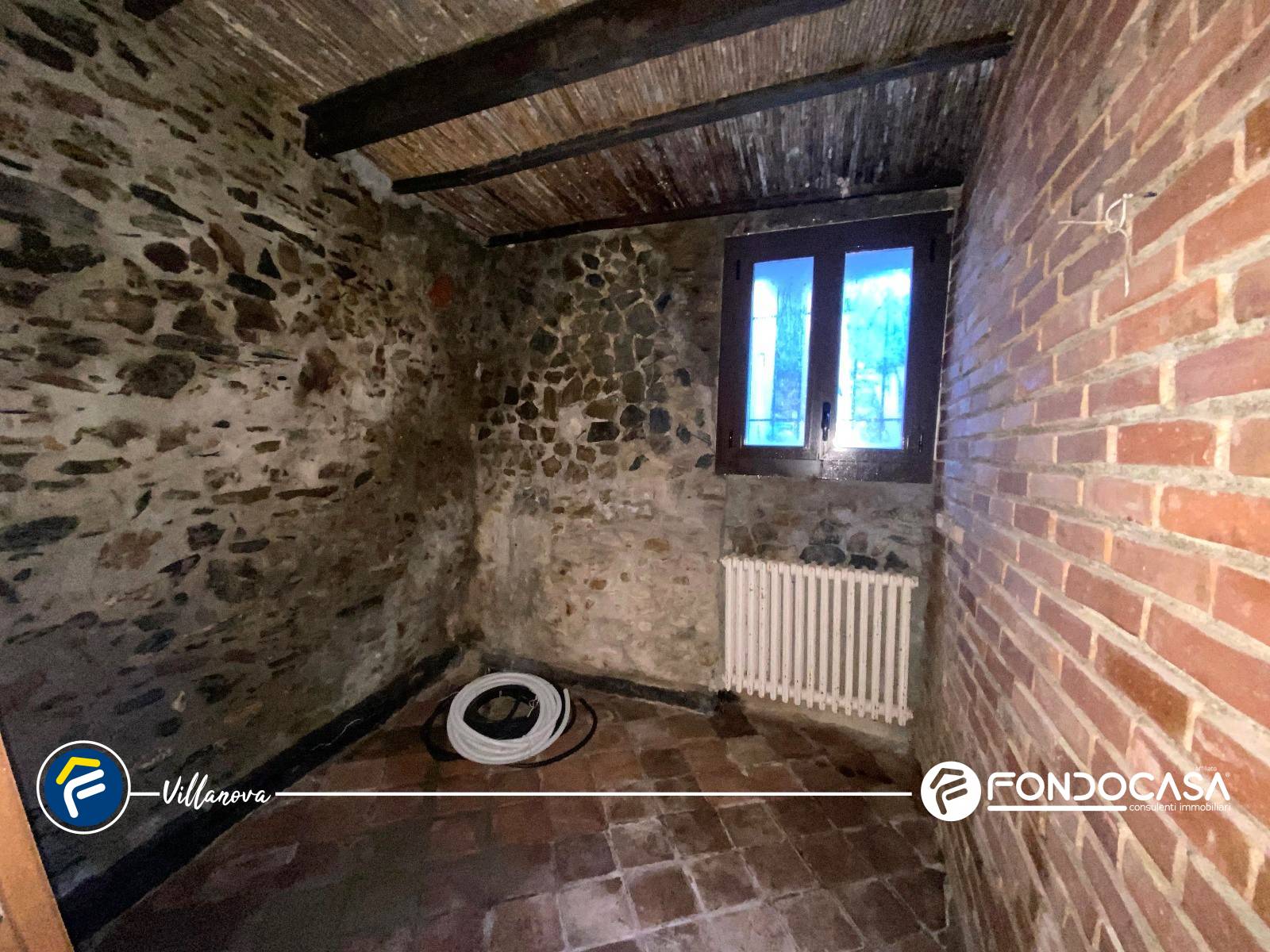 Abitazioni tipiche storiche in vendita a Onzo