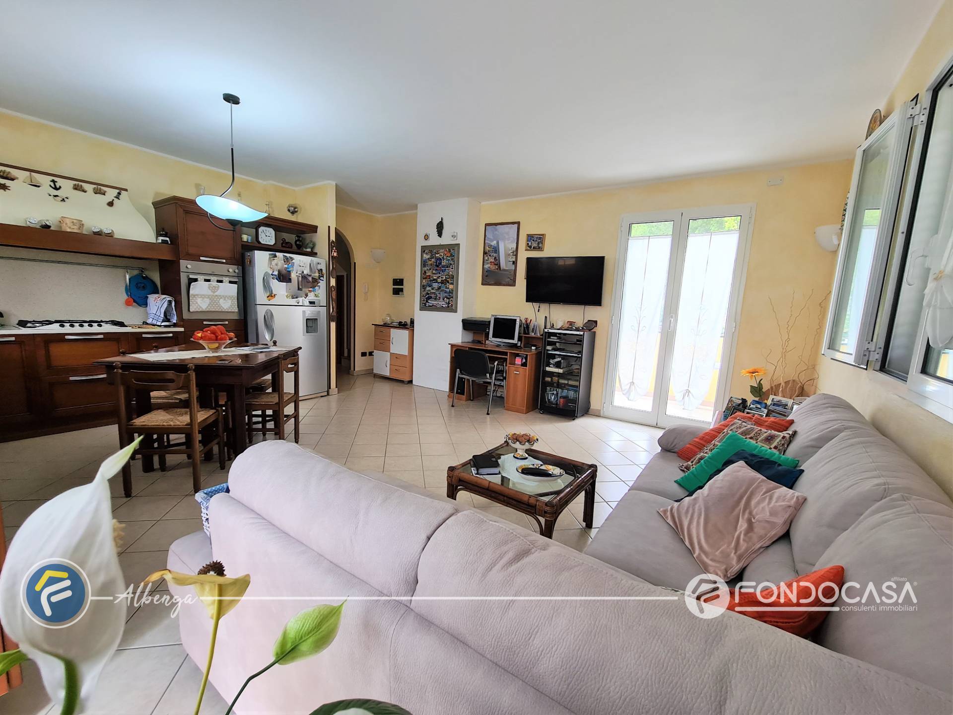 Villa bifamiliare in vendita a Zuccarello