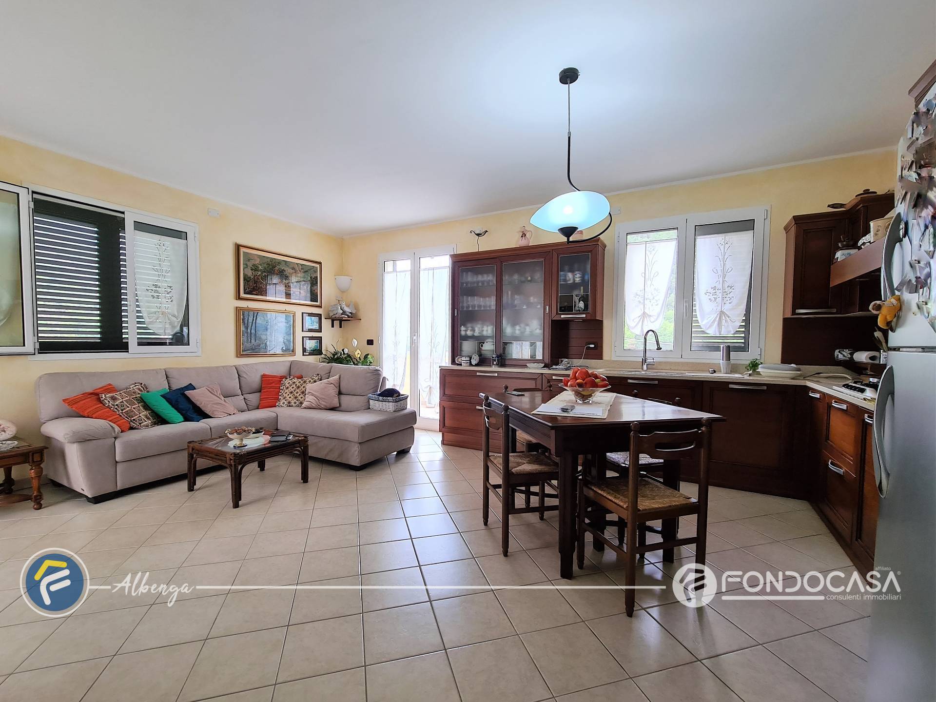 Villa bifamiliare in vendita a Zuccarello