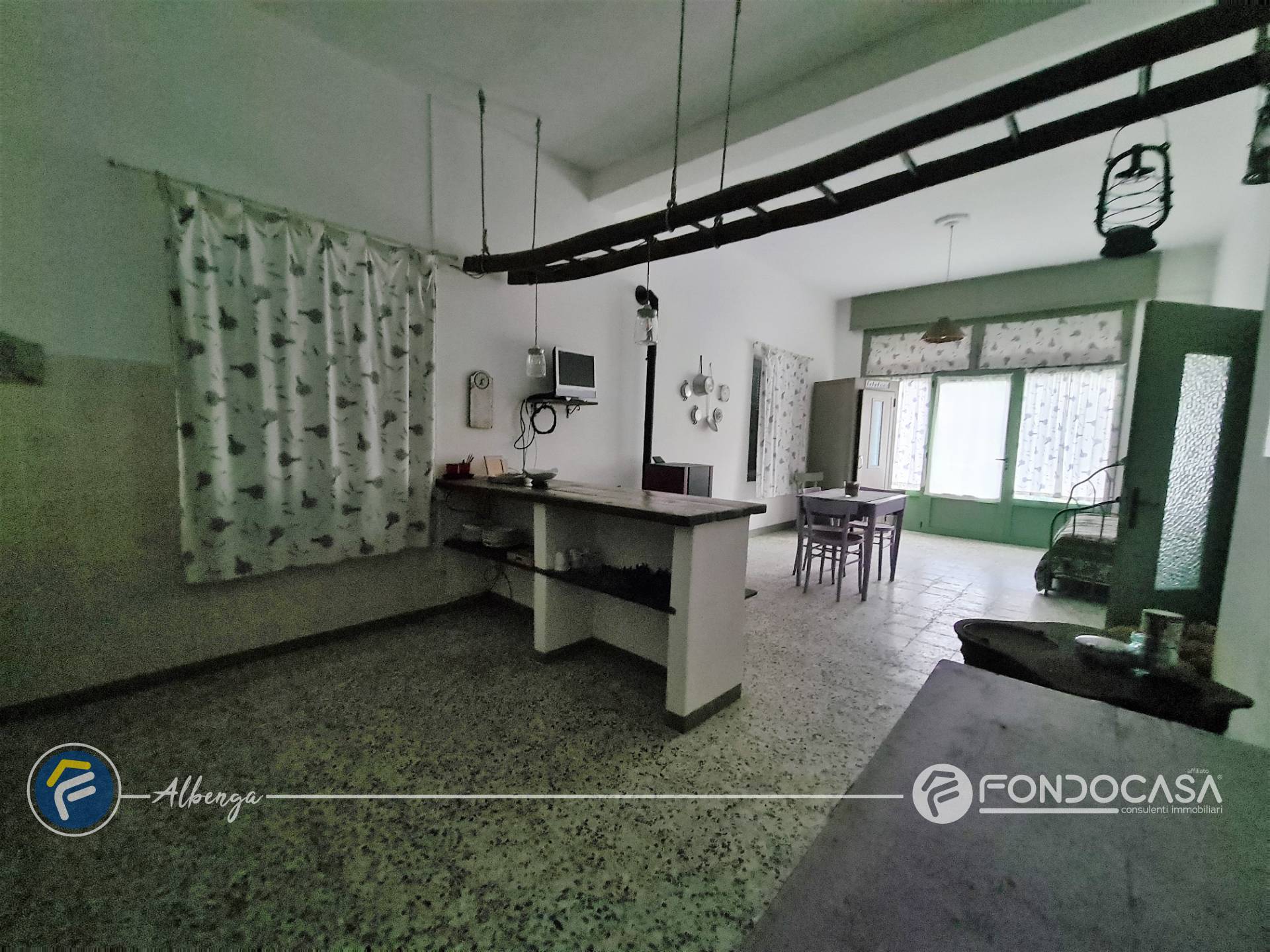 Casa semindipendente in vendita a Castelbianco