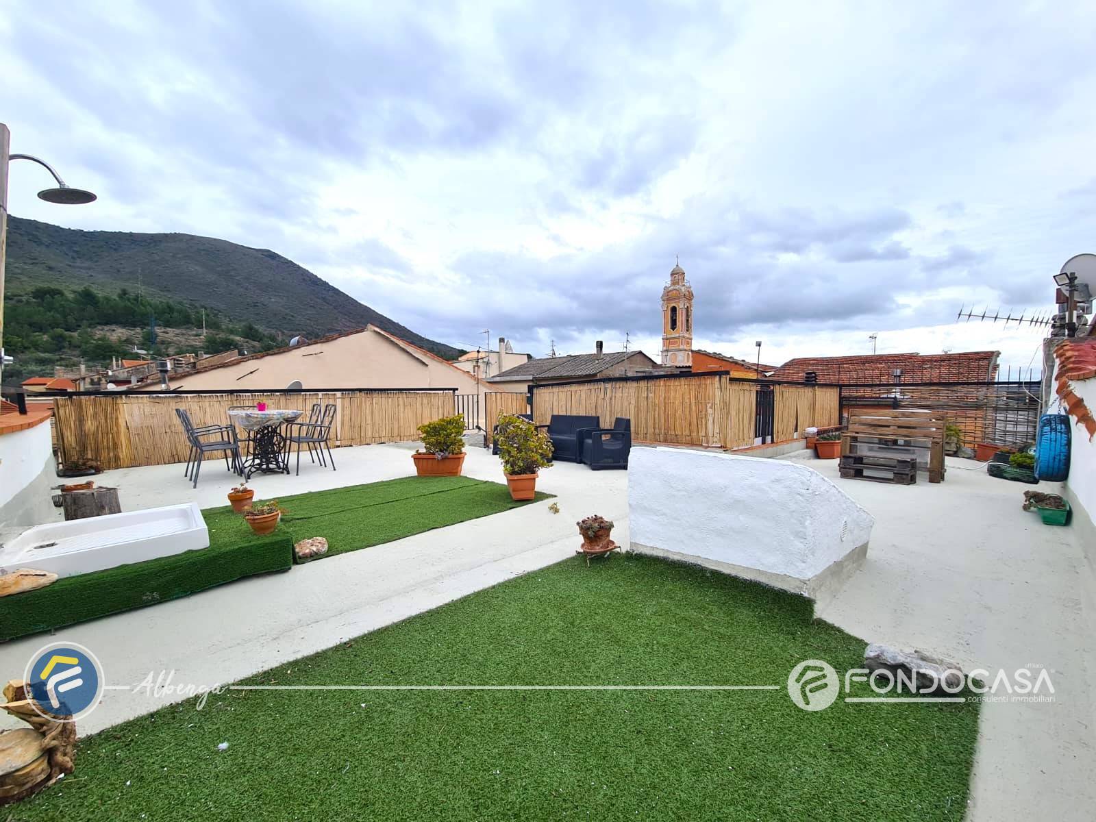 Abitazioni tipiche storiche in vendita a Cisano sul Neva