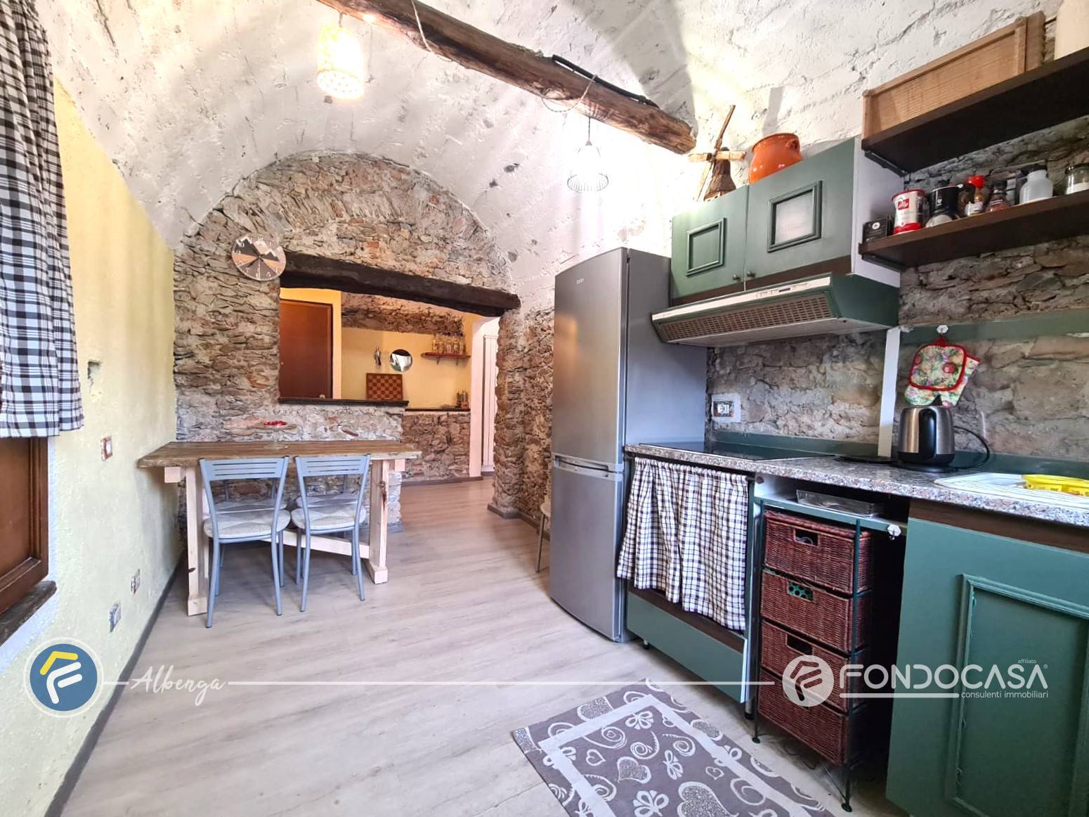 Abitazioni tipiche storiche in vendita a Cisano sul Neva