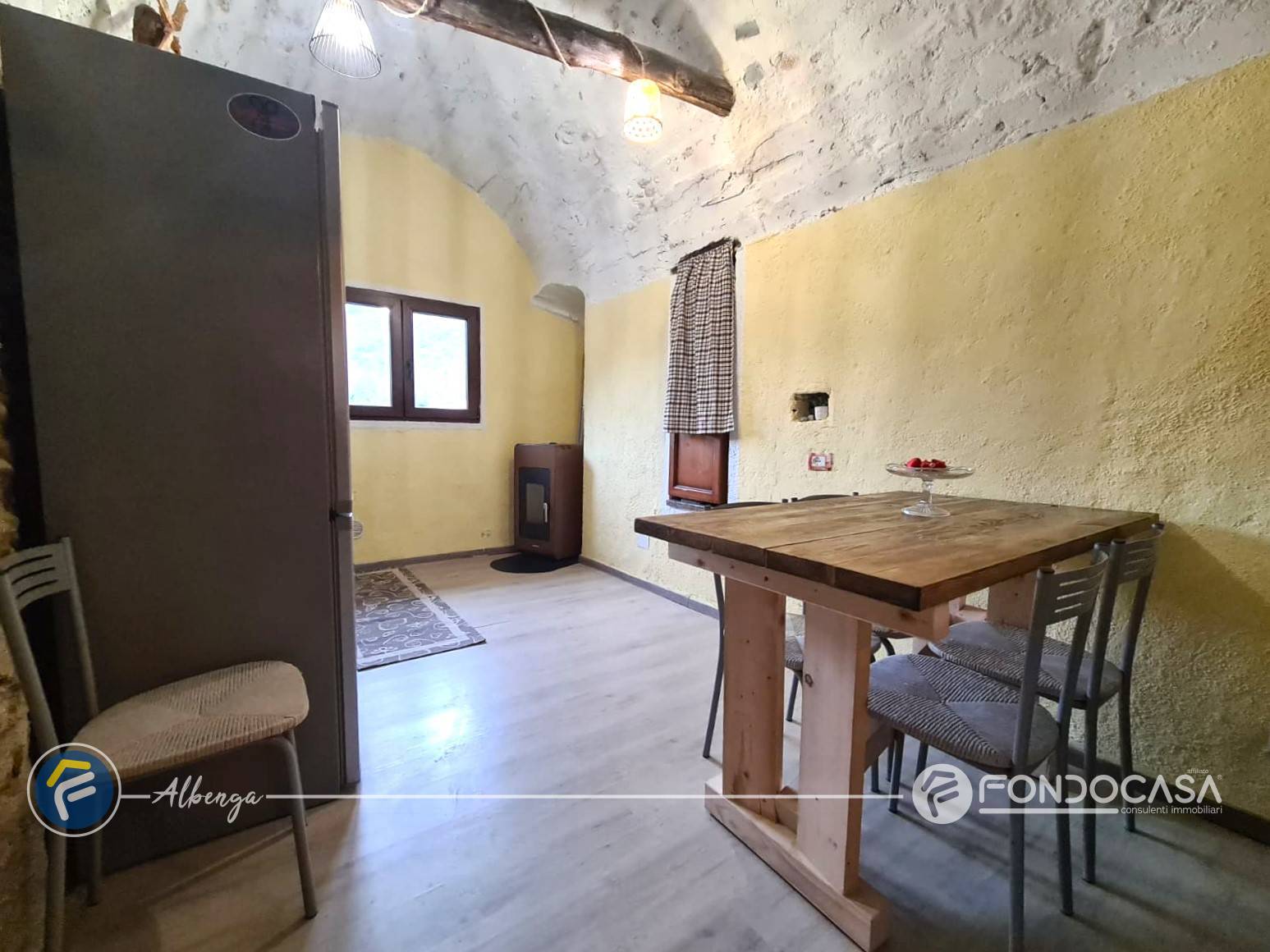 Abitazioni tipiche storiche in vendita a Cisano sul Neva