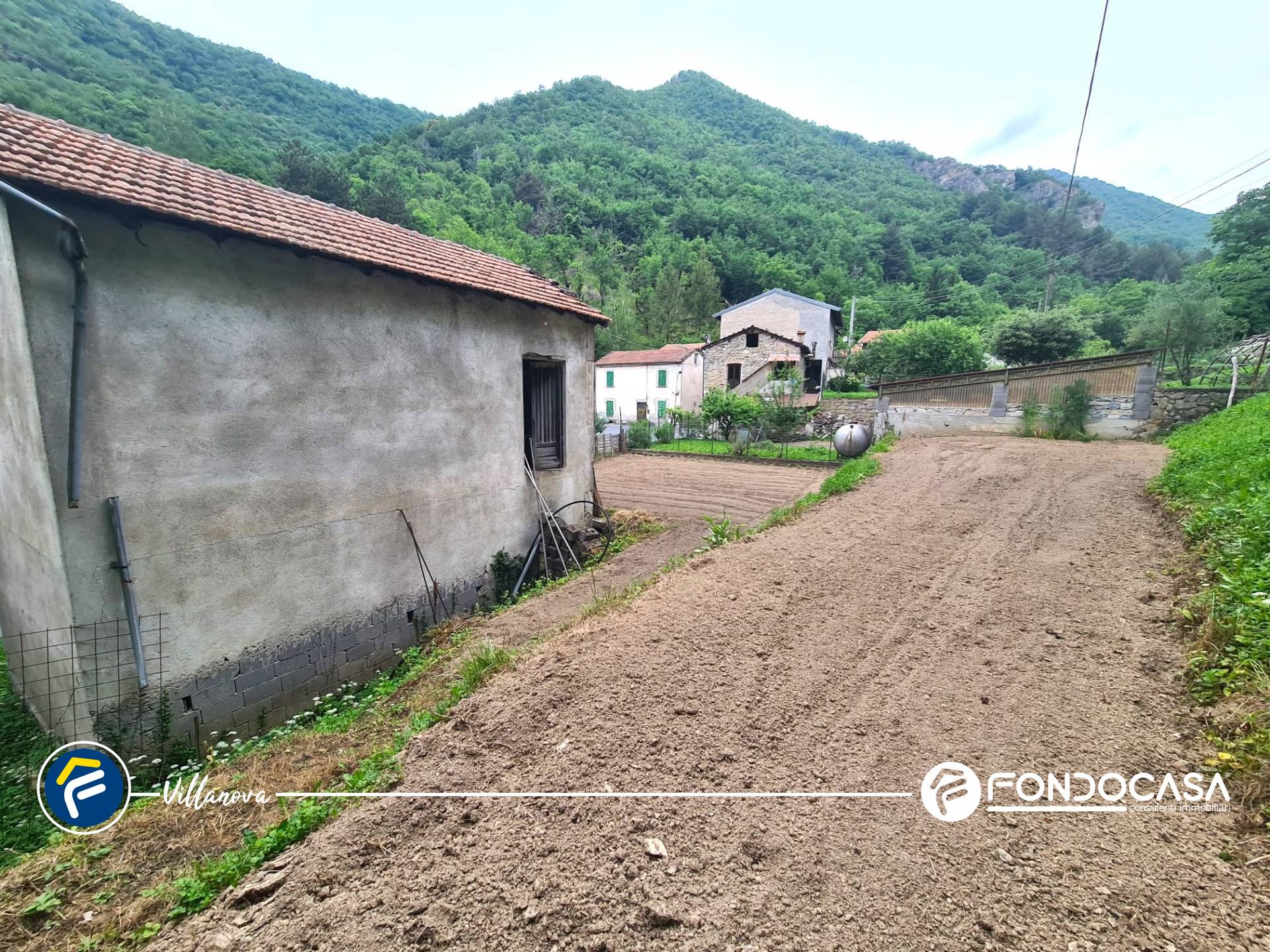 Magazzino in vendita a Erli, Gazzo