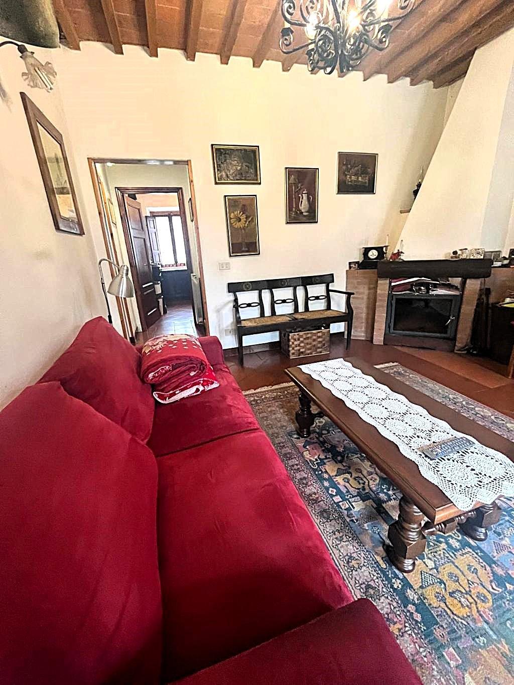 Casa indipendente con giardino, Capannori massa macinaia