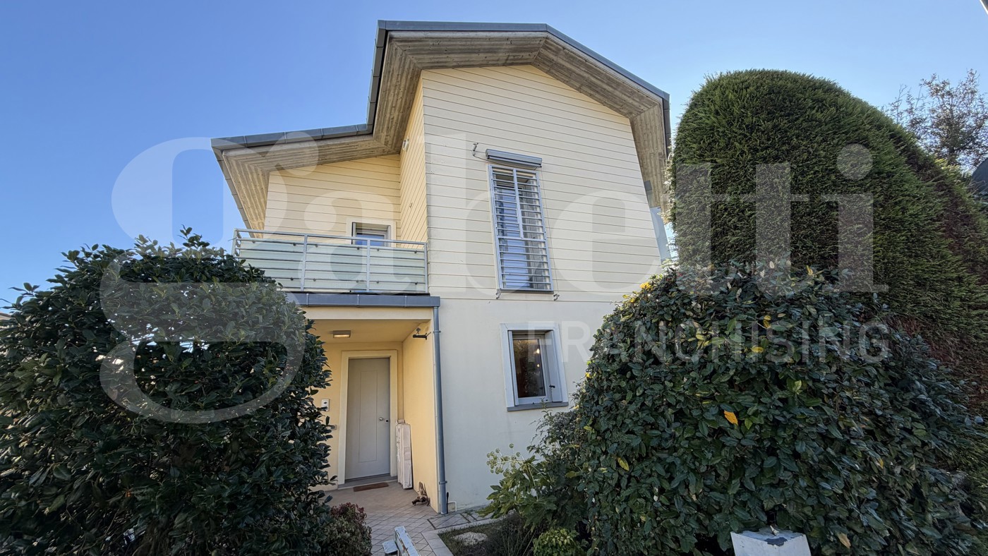 Casa indipendente con giardino a Ravenna