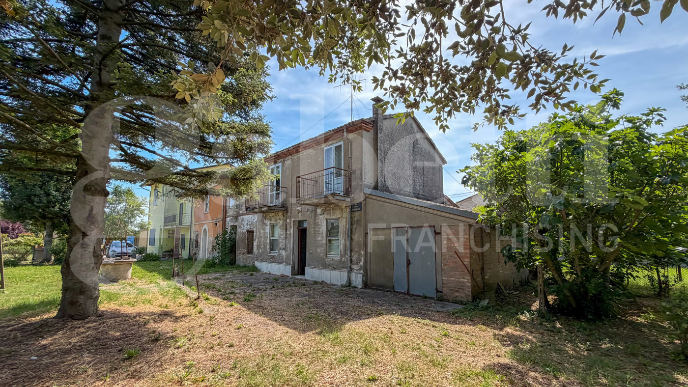 Casa indipendente con giardino a Ravenna
