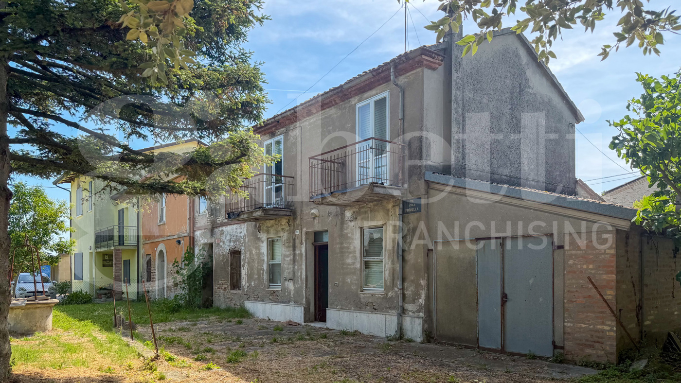 Casa indipendente con giardino a Ravenna